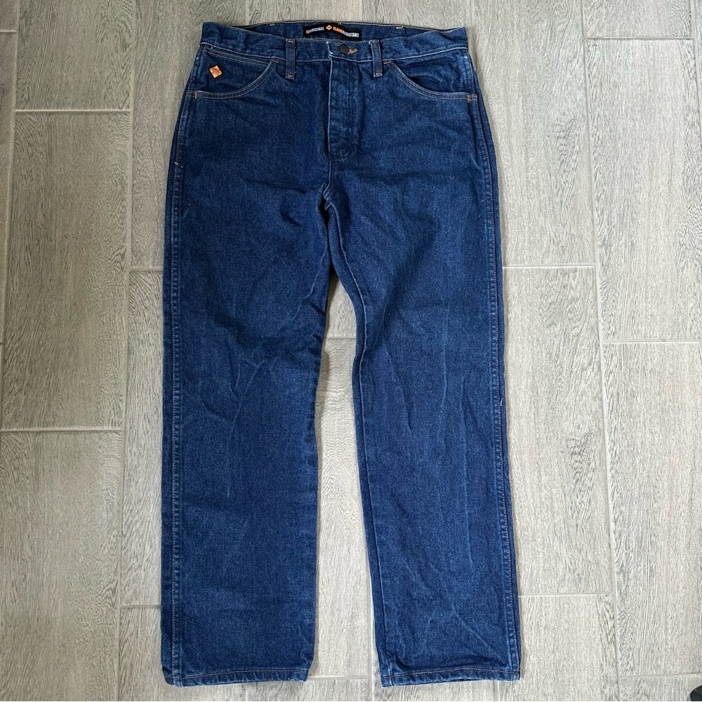 Wrangler FR31MWZ FR Flame Resistant Relaxed Dark Cowboy Jeans Mens 33x30 HRC2